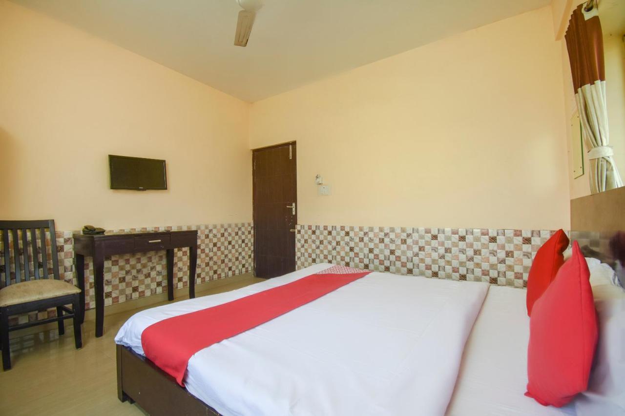 Hôtel Oyo Flagship 72260 Seema International à Gauripur Extérieur photo